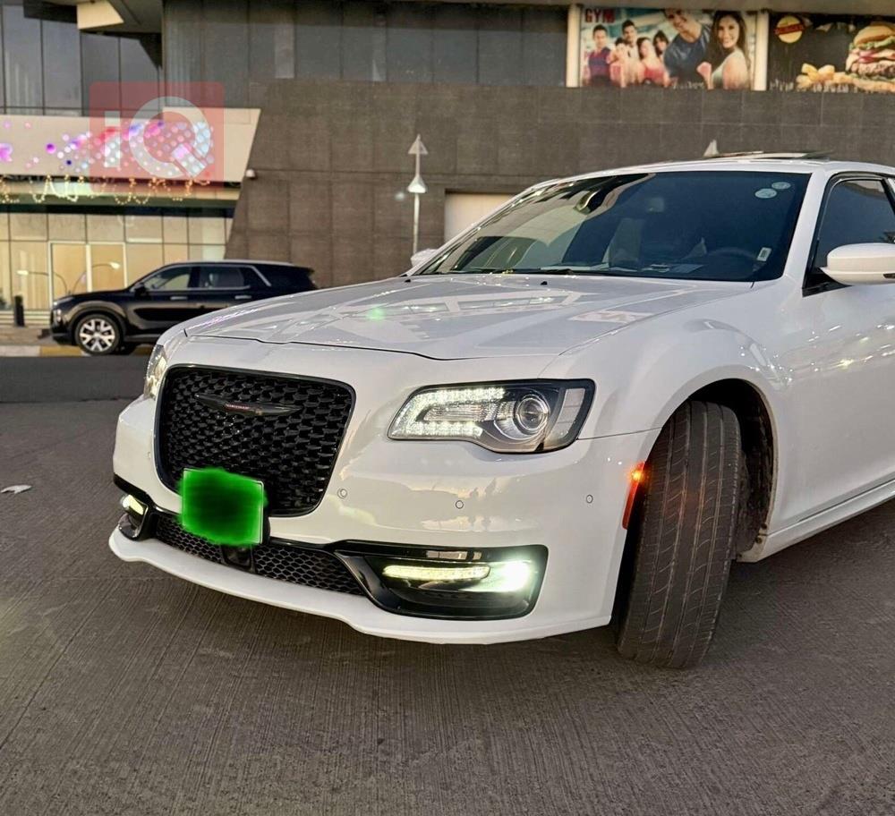 كرايسلر 300